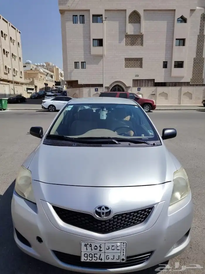 يارس 2013 قير عادي السيارة مشروطه 1