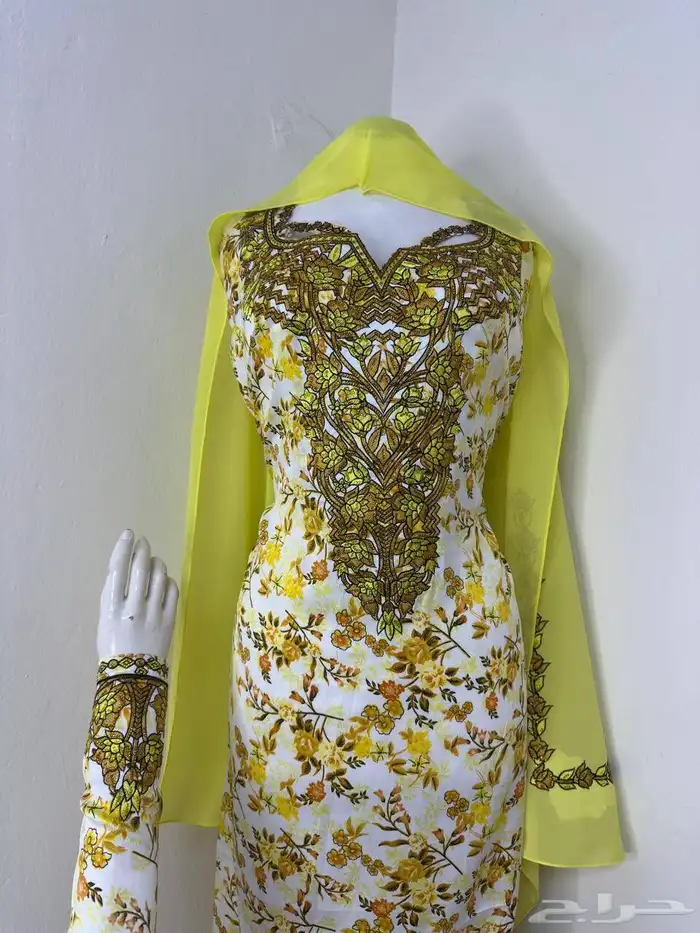 مخاوير قطع غير مفصلة تطريز على الصدر والاكمام 7