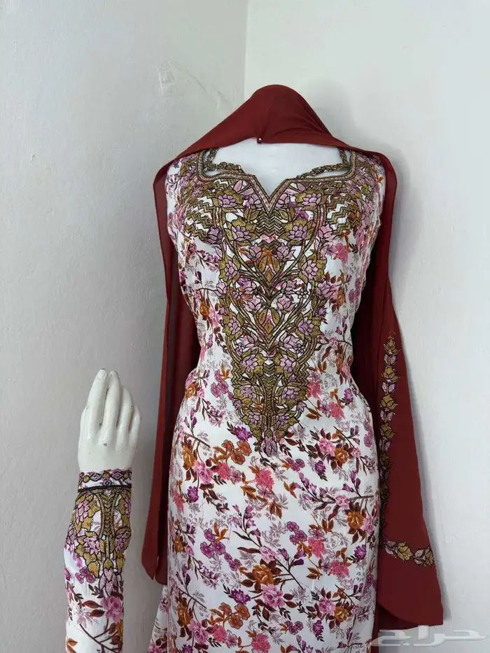 مخاوير قطع غير مفصلة تطريز على الصدر والاكمام 8