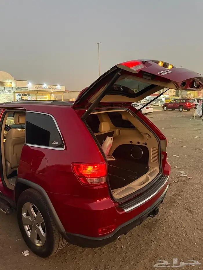 جيب شيروكي 8