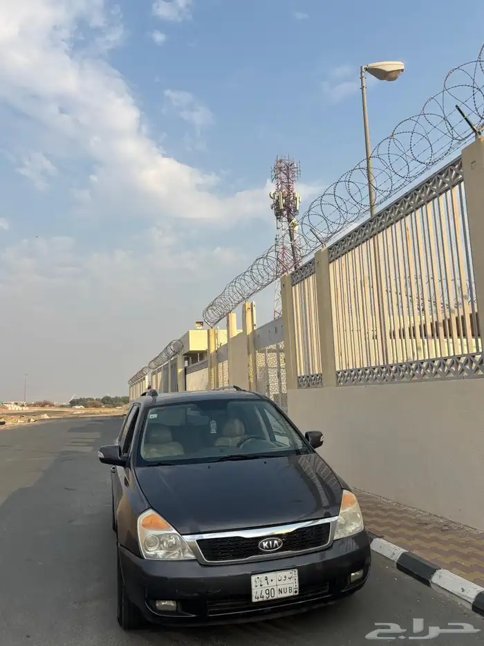 كيا كارنيفال موديل 2013 قمة في النظافة. 2