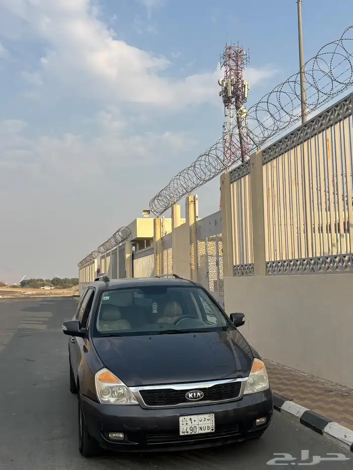 كيا كارنيفال موديل 2013 قمة في النظافة. 4