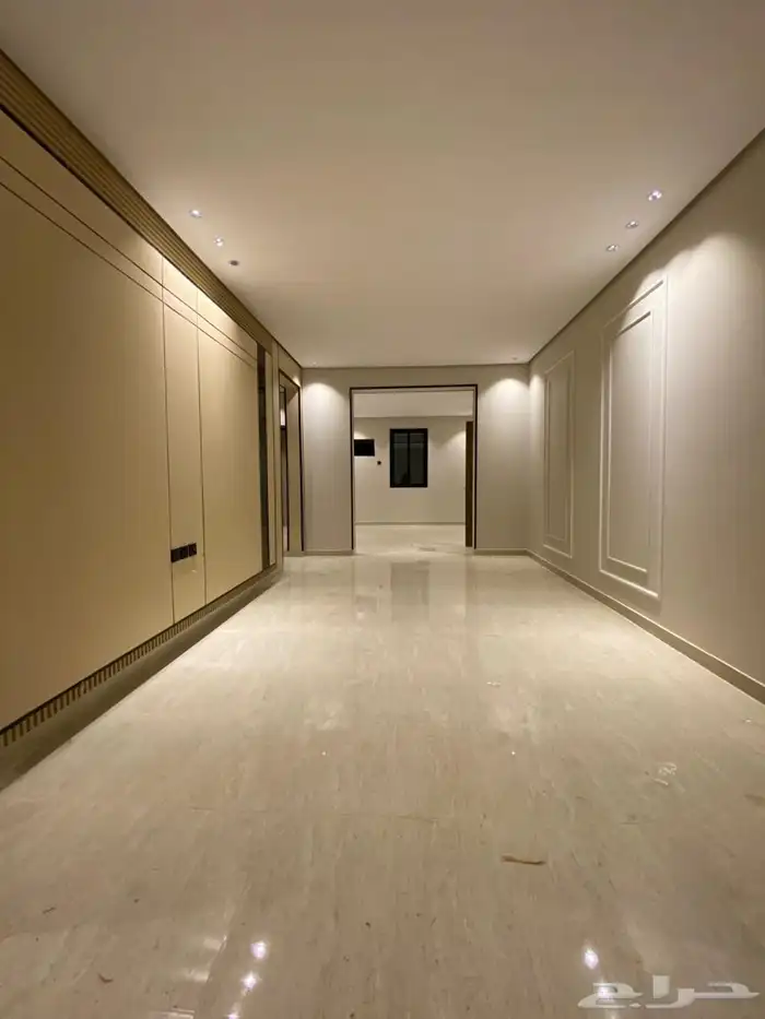 ادوار متكرره فاخرة للبيع بحي المطار 6