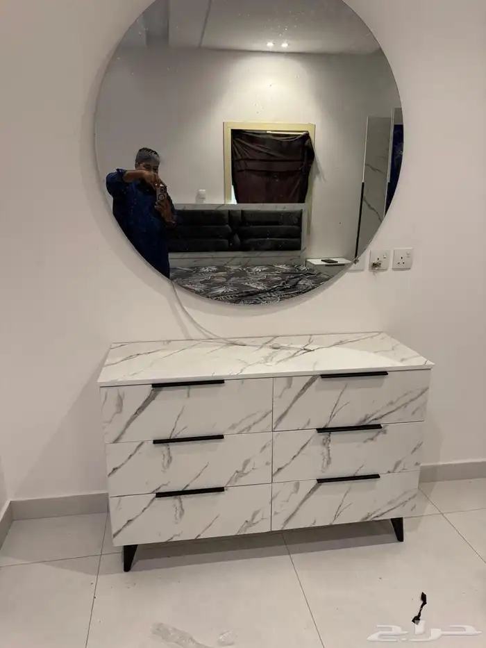 غرفة نوم كاملة  أثاث منزلي  سرير ودولاب وبطانيات 30