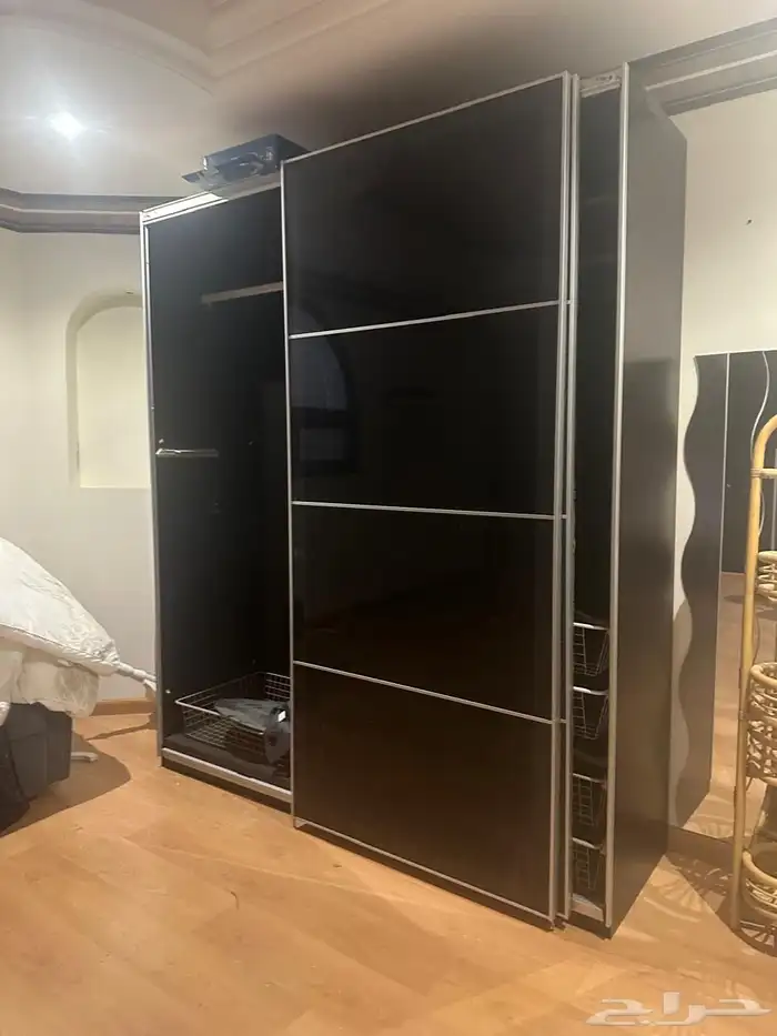 دولاب اسود من ايكيا 0