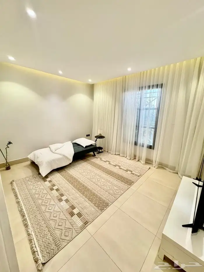 للبيع شقه استثماريه في النرجس 13