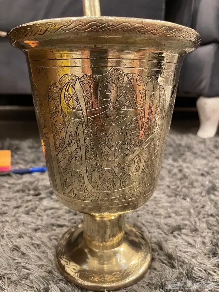 نجر قديم منقوش من النوادر ارتفاعه 21 سانتي 0