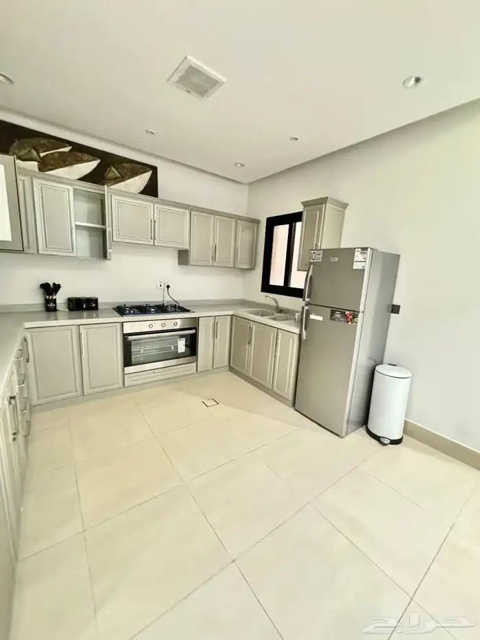 للبيع شقه استثماريه في النرجس 14