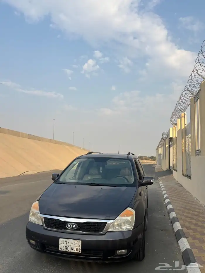 كيا كارنيفال موديل 2013 قمة في النظافة. 5