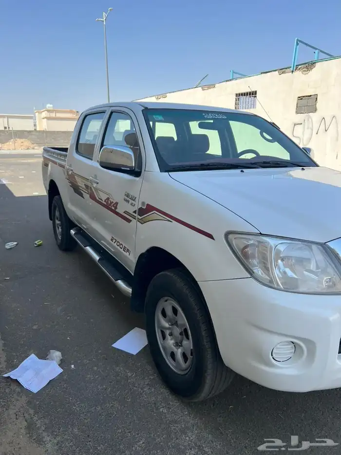 هايلوكس 2011 4