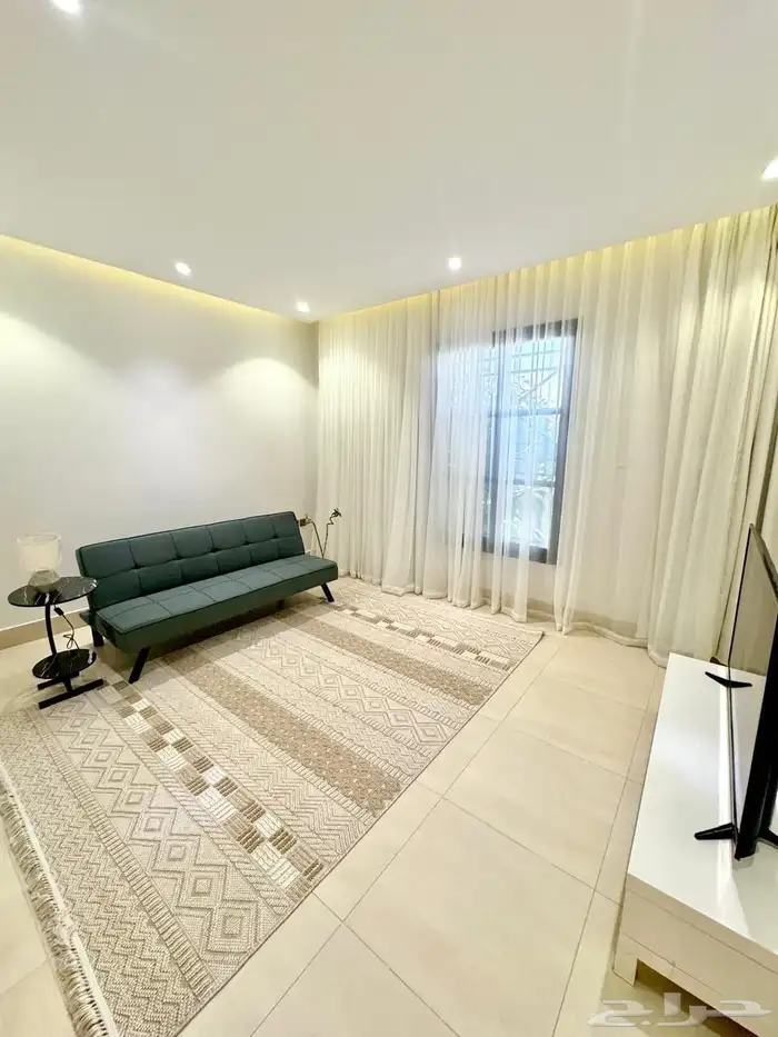 للبيع شقه استثماريه في النرجس 12