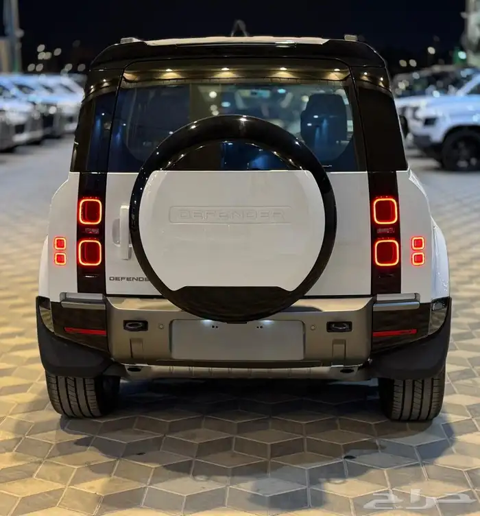 ديفندر 110 HSE. السلندر 6 3