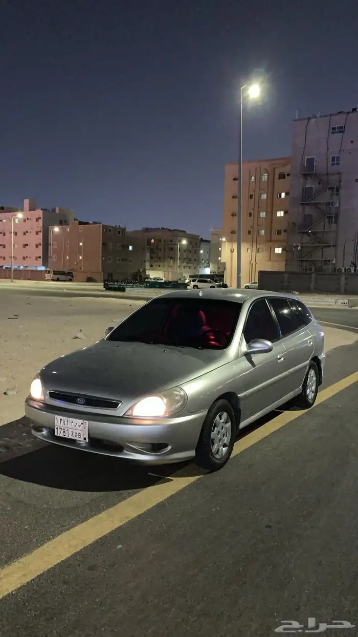 ريو هاتشباك للبيع استخدام 1