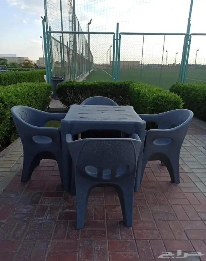 كرسي بلاستيك ضد الكسر والماء 2