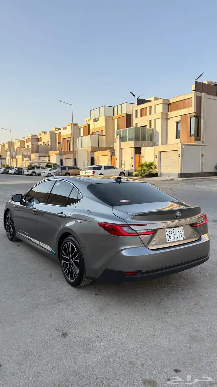 تويوتا كامري لومير 2025 4