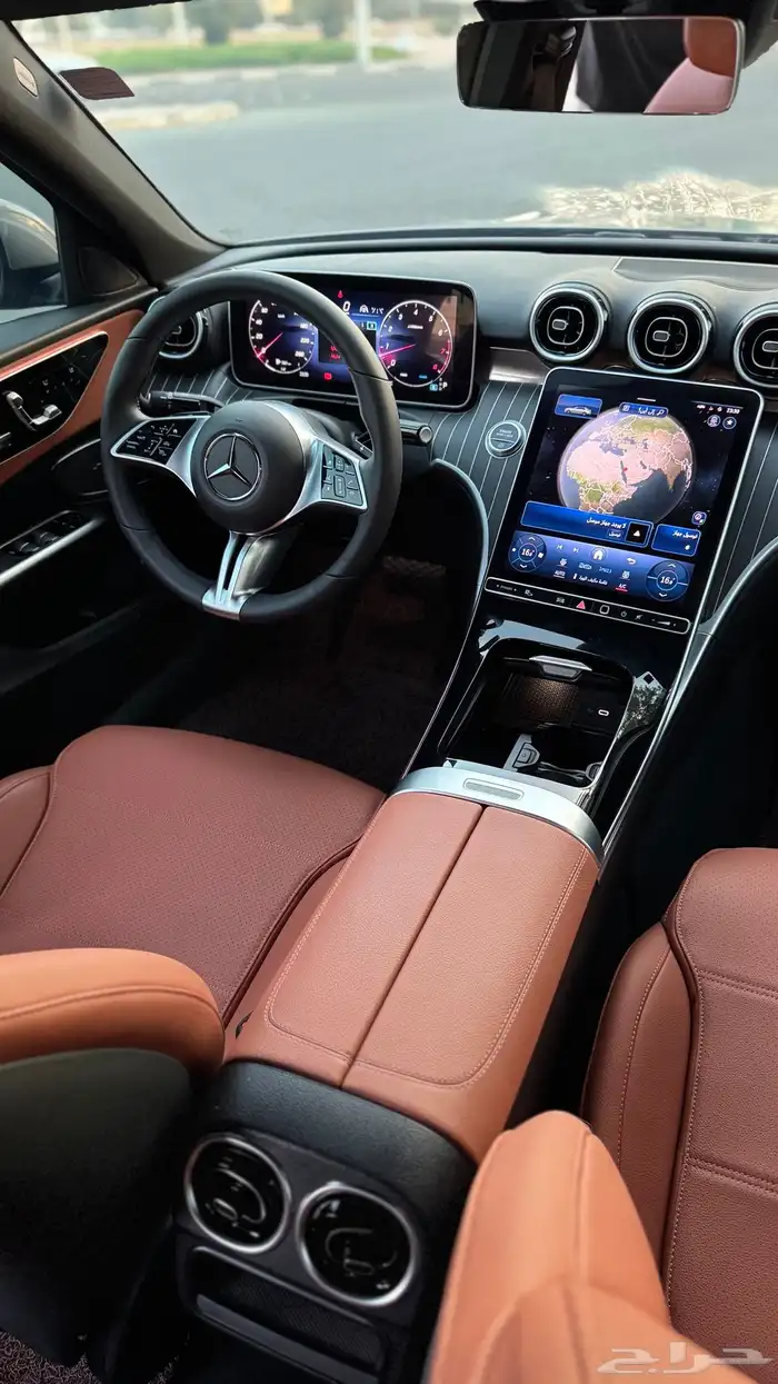 2024 مرسيدس C300 10