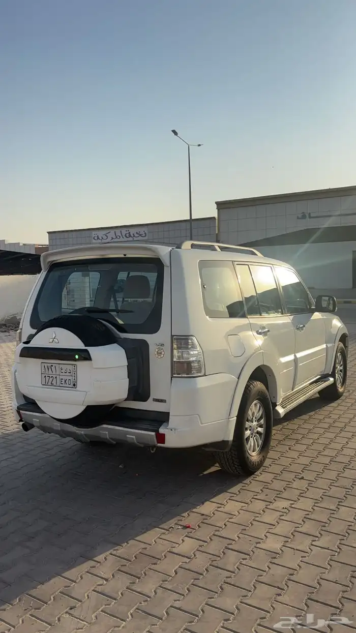 ميستوبيشي باجيرو2011 12