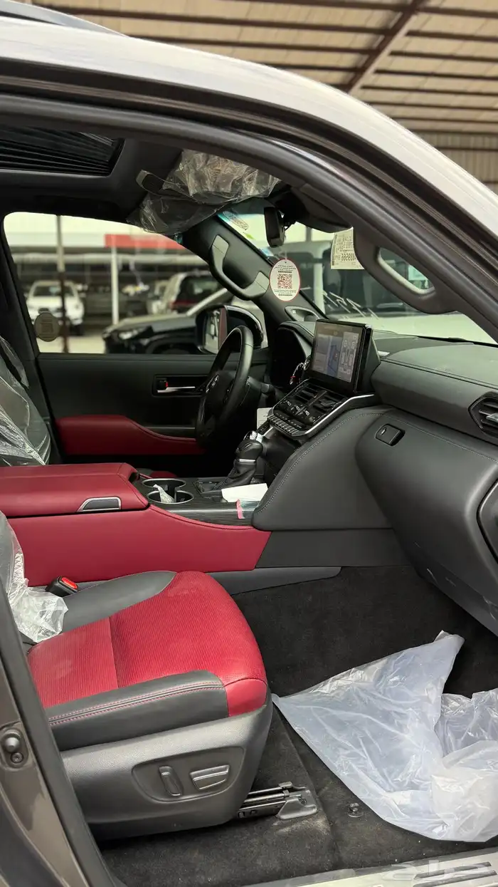 الاندكروزر GRديزل 2024 عداد 7800 كيلوا 11