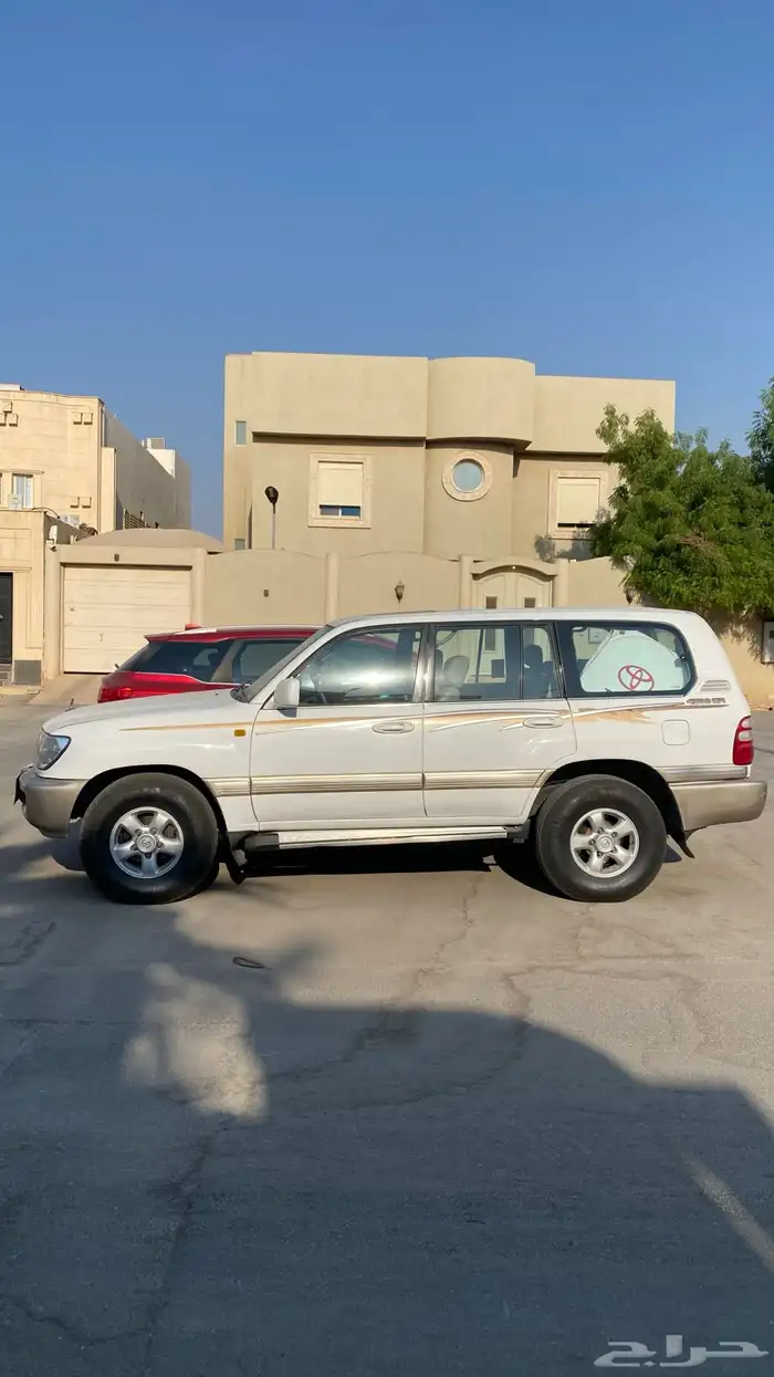جيب لاندكروزر 2