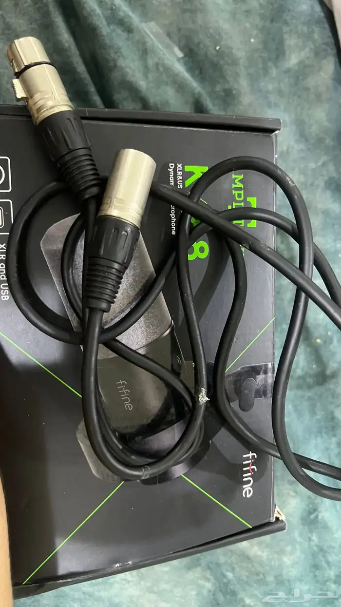 مايك K688 جديد كرتونه معه ومكسر F988 واستاند للمايك جديد 0