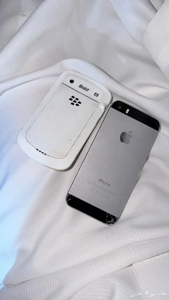 ايفون5 و بلاك بيري 0