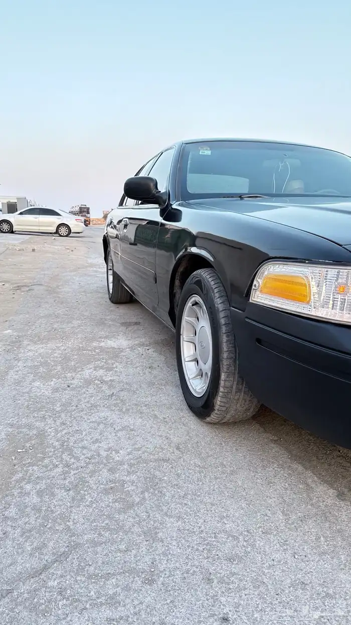 فورد فكتوريا 2002 16