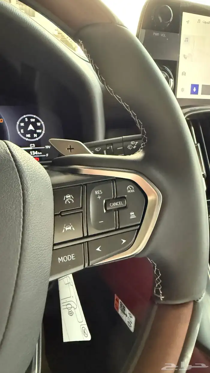 للبيع لكزس 2025 LX600 BB اصفار 25