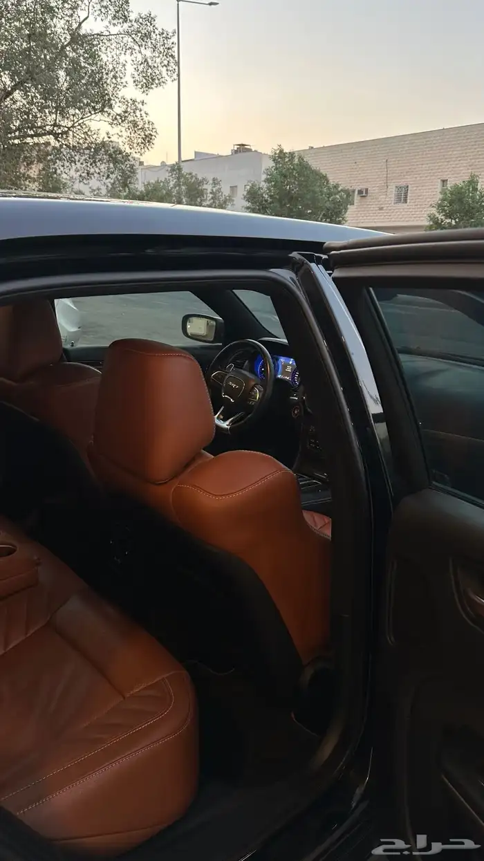 كرايزلر SRT ممشى قليل 2017 اسود 18