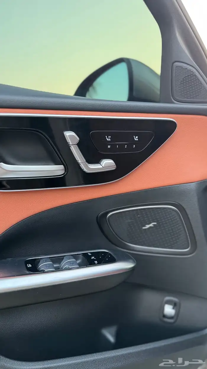 2024 مرسيدس C300 8