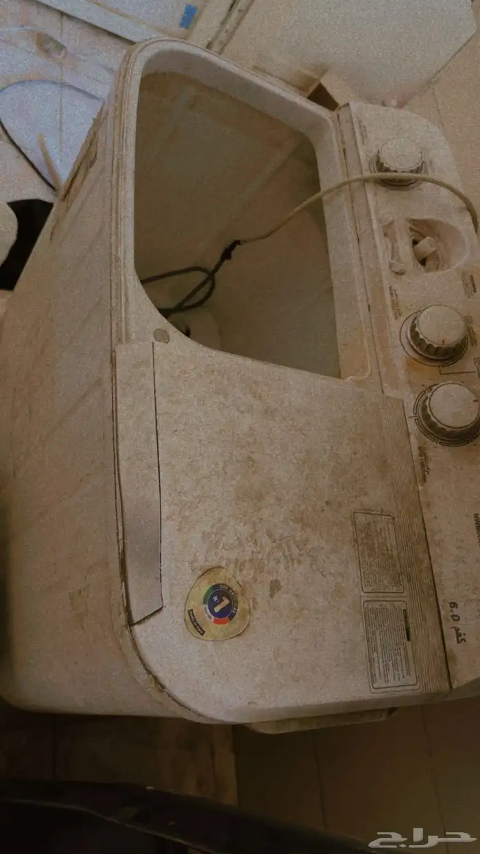 اللبيع اغراض محل زينة سيارات مع الرفرف وماطور الهواء 13