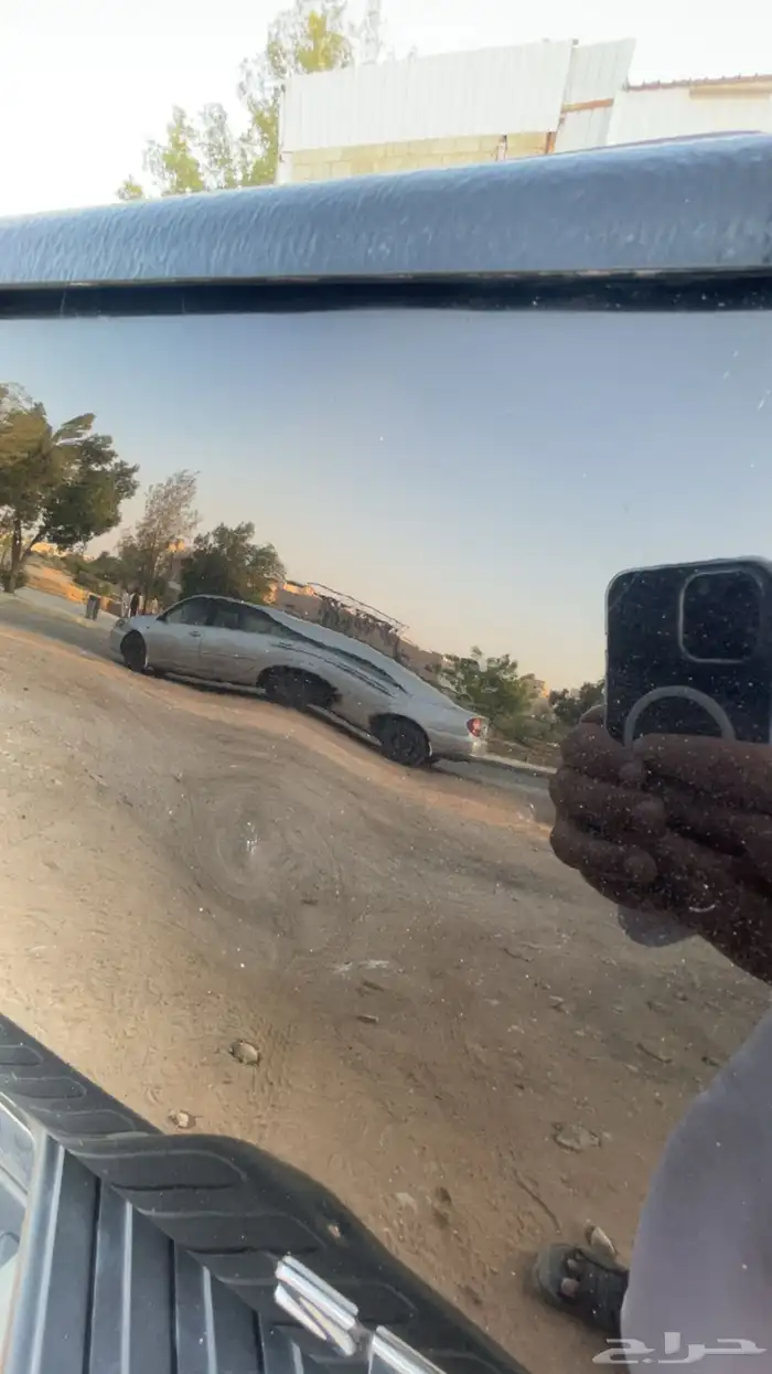 نيسان نافارا اللون اسود بدون دبل الممشى 181ألف 9