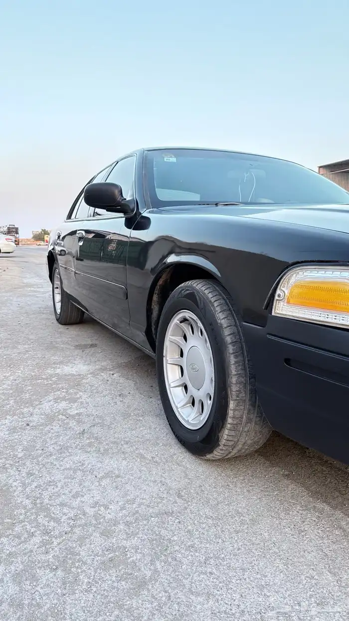 فورد فكتوريا 2002 17