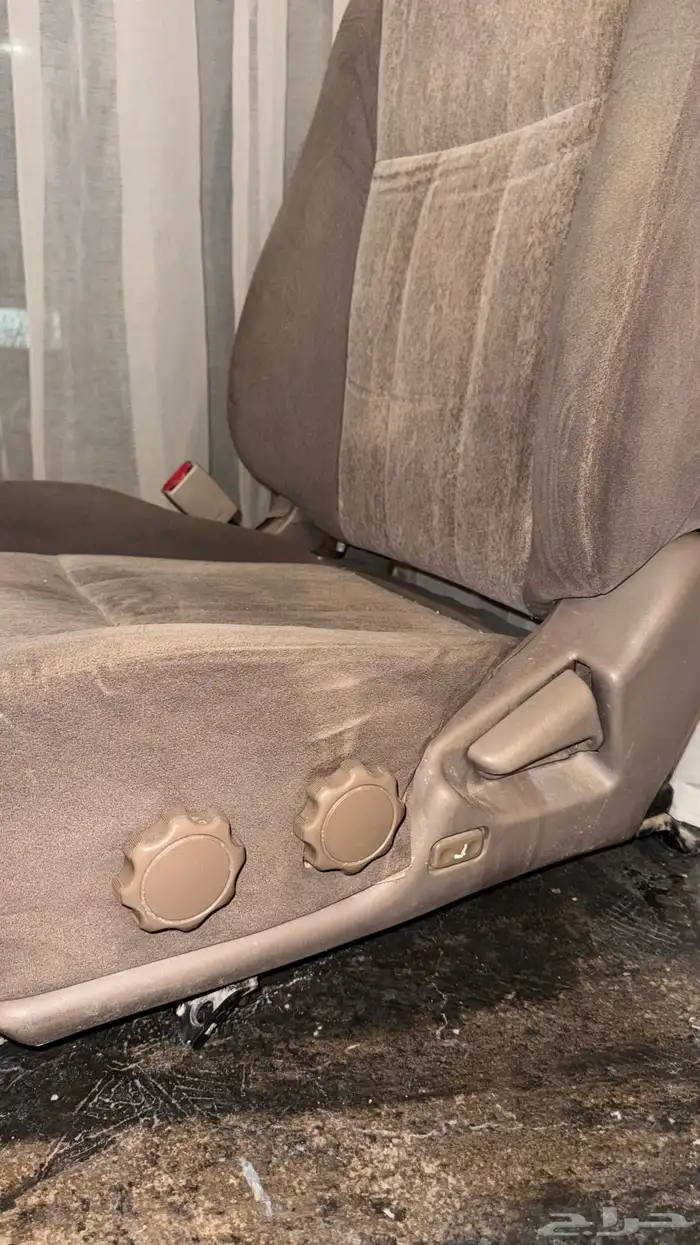 جنوذ لاندكروزر نجمة 2002 - مراتب في اكس ار سواق ومعاون 1