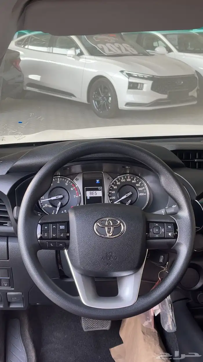 تويوتا هايلكس غمارتين بنزين توماتيك 10