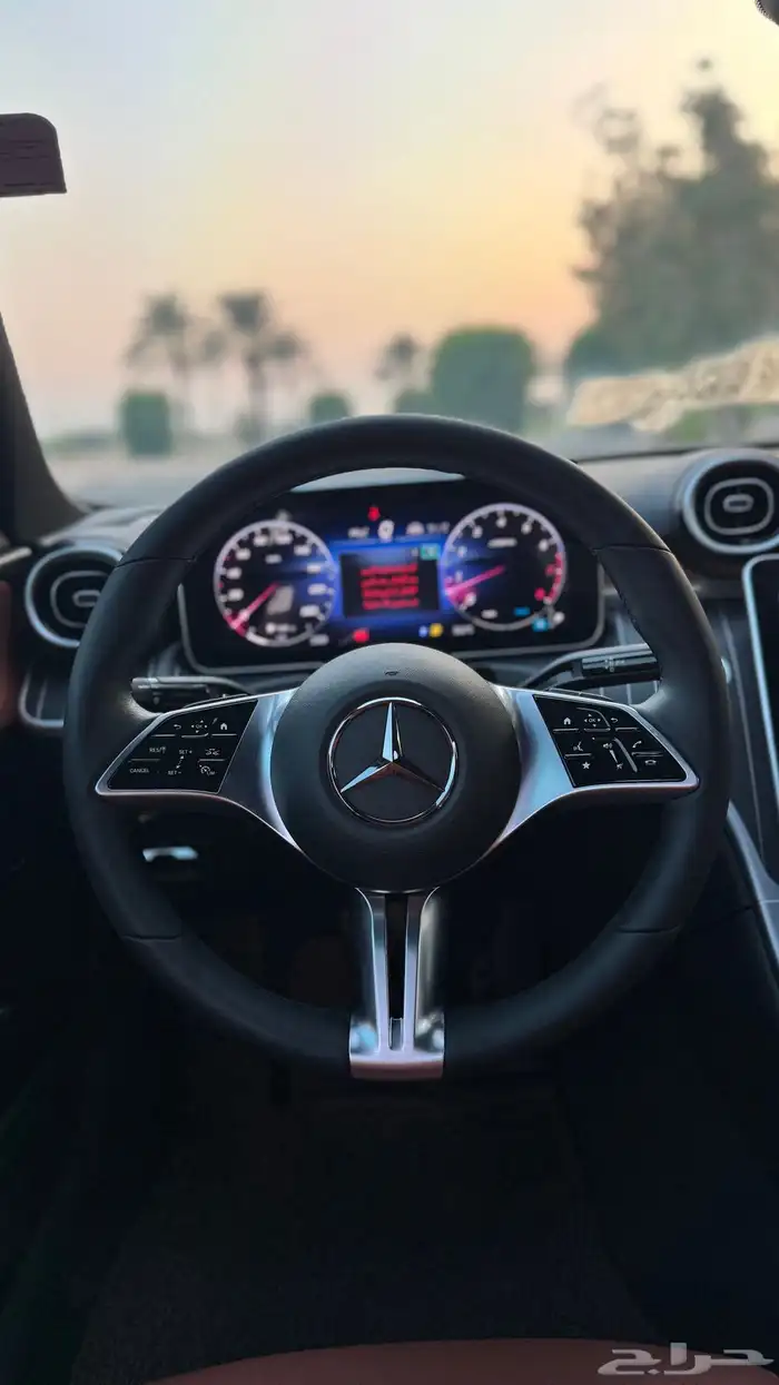 2024 مرسيدس C300 11