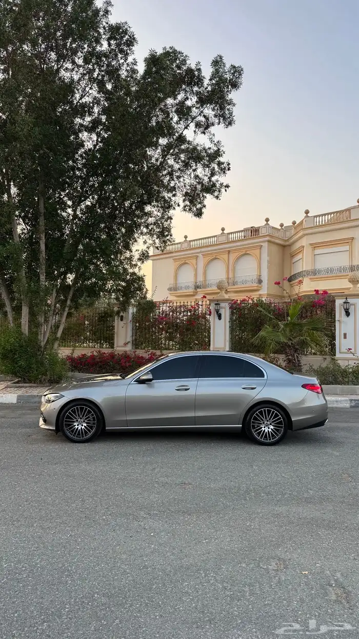 2024 مرسيدس C300 3