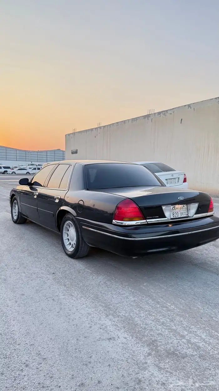 فورد فكتوريا 2002 11