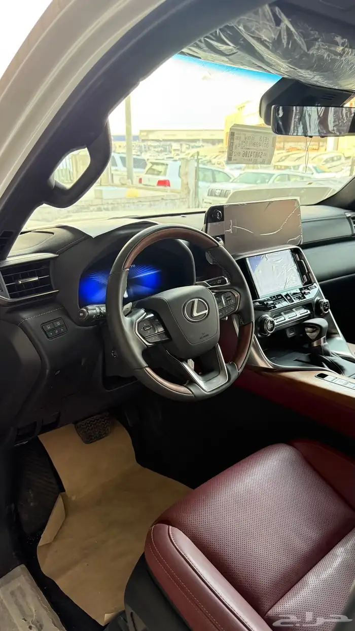 للبيع لكزس 2025 LX600 BB اصفار 11