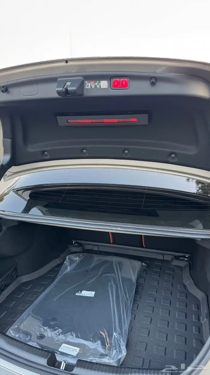 2024 مرسيدس C300 13