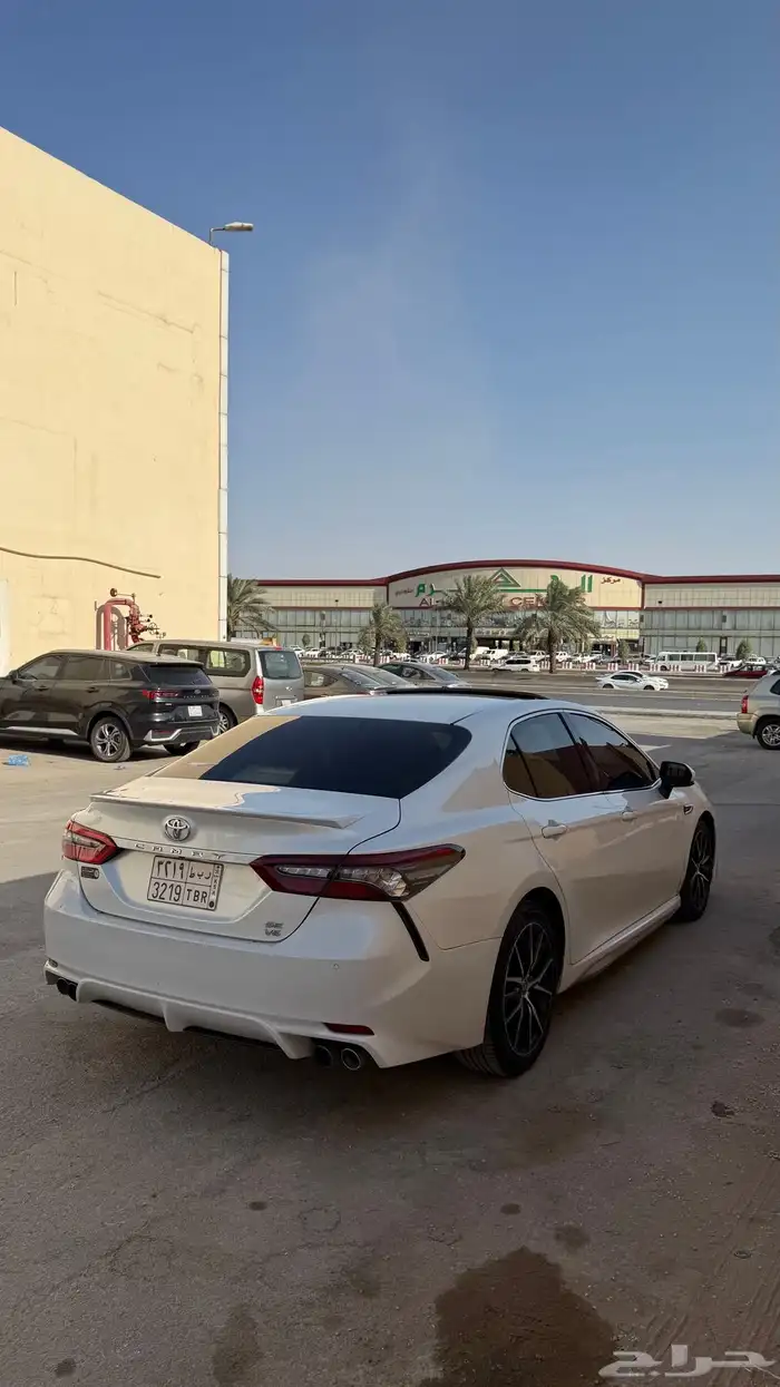 تويوتا كامري 2022 فل كامل SE 3
