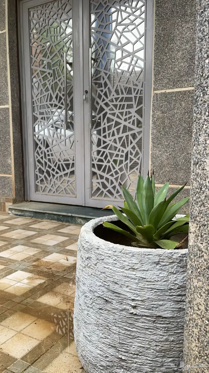 شقة سكنية فاخرة مجهزة بالكامل ع الحزام خلف البساتين مول 14