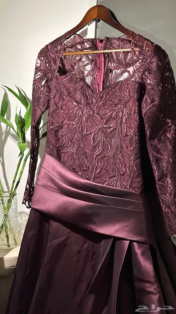 فستان سهرة لون عنابي غامق 0