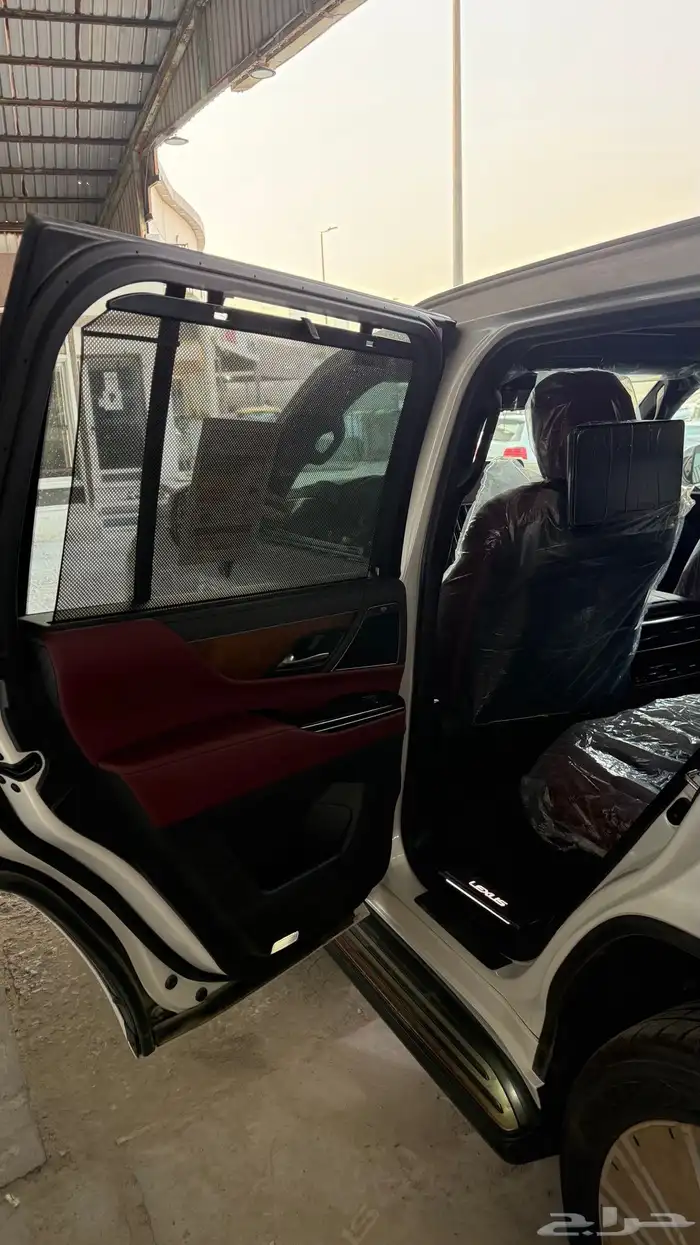 للبيع لكزس 2025 LX600 BB اصفار 9