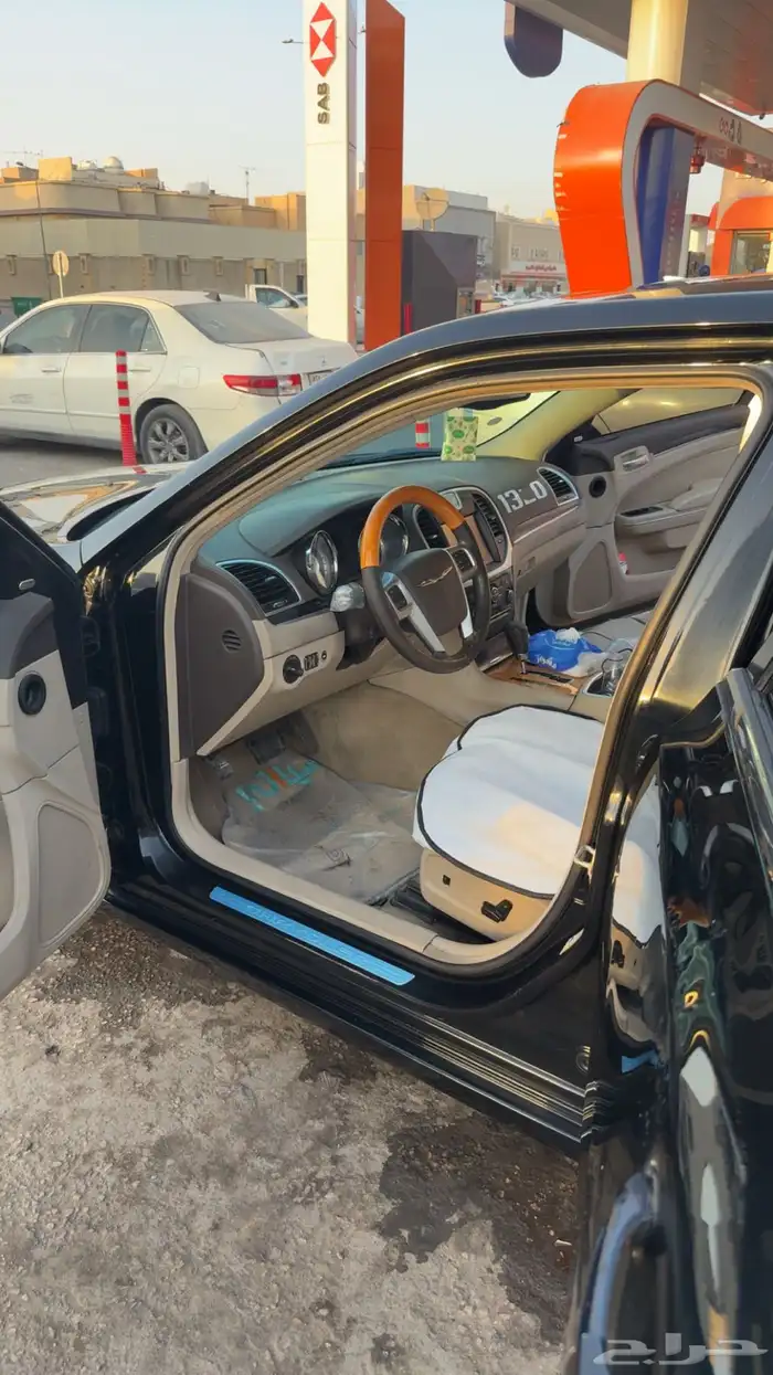 كلايزلر 2013 ليمتد c300 هيمي V8 5