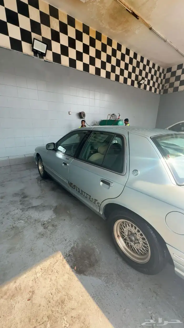 فور ماركيز للبيع 2