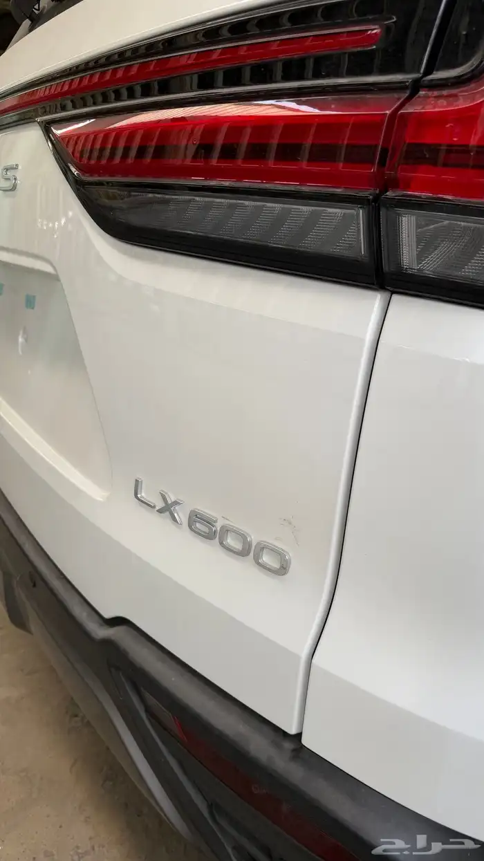 للبيع لكزس 2025 LX600 BB اصفار 10