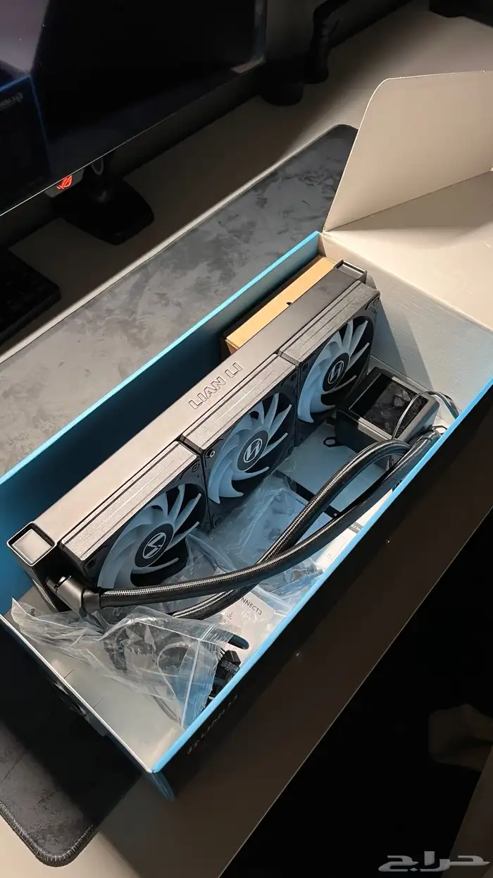 مبرد ليان لي Lian li مع شاشة تحكم 0