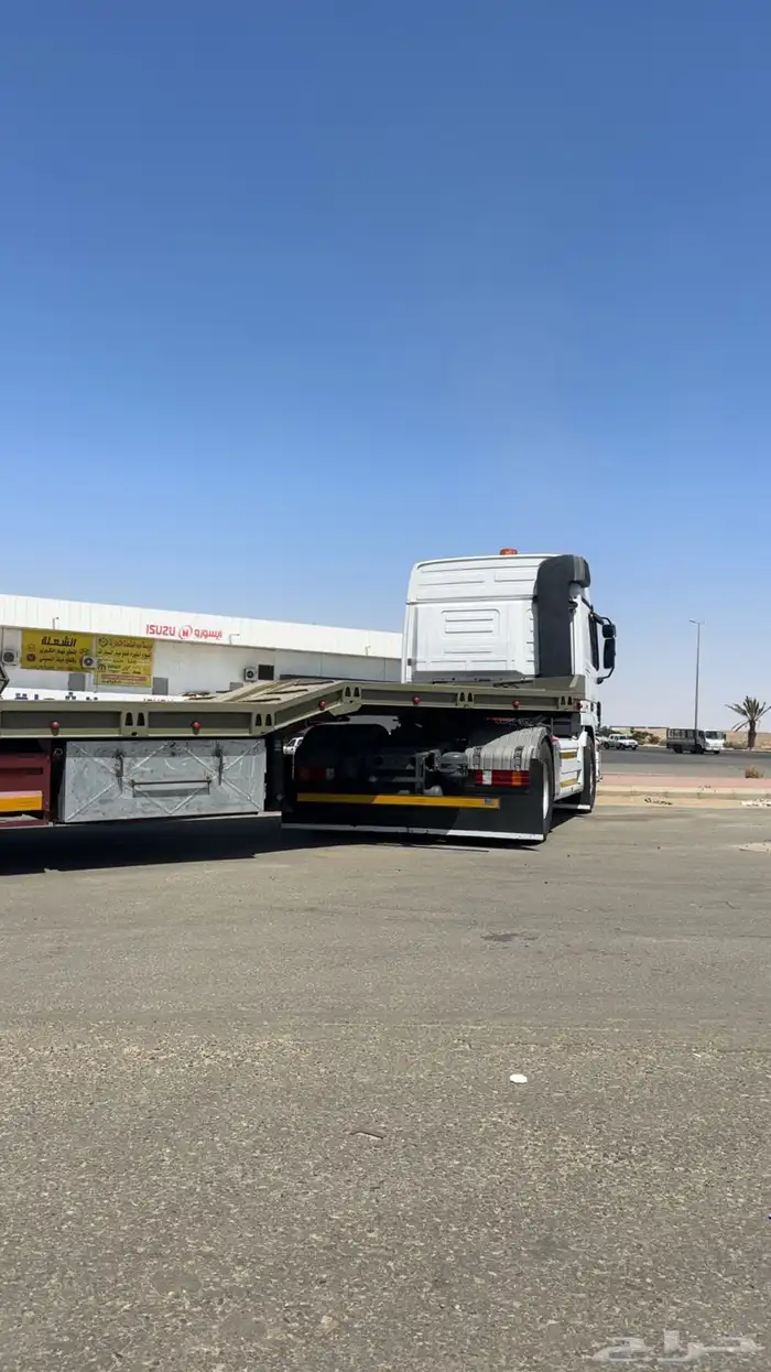 لوبد لنقل المعدات والسيارات 1