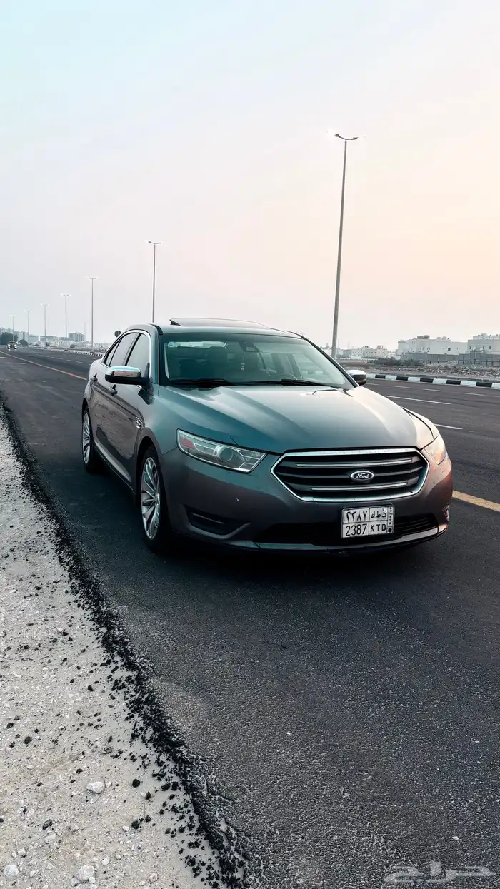 للبيع فورد تورس 2014 Limited 4