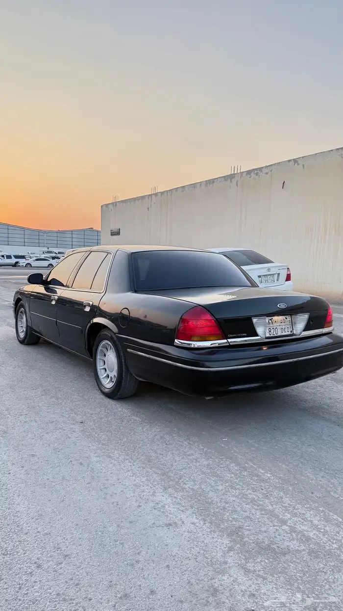 فورد فكتوريا 2002 10